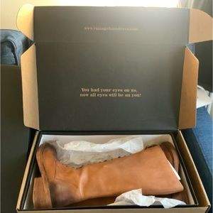 Vintage foundry saddle boots NWB